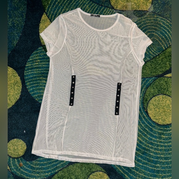 Stylish White Mesh Top with Black Accents - Picture 1 of 3